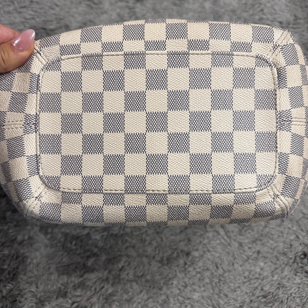 Louis Vuitton Damier Azur Bag - Picture 5 of 16